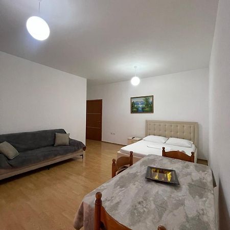 Keivi Guesthouse Sarande Exterior photo